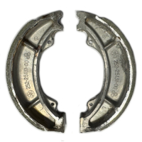 Yamaha 125 AS2 - 2 Mâchoires Avant - Garniture Verte - Mâchoires Largeur 30mm, Garniture Neuve Epaisseur 3mm. Prestation de Garnissage sur vos Anciennes Pieces.